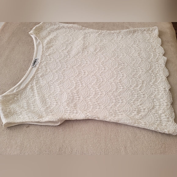Express women cream lace front boatneck top size xs - Picture 2 of 6